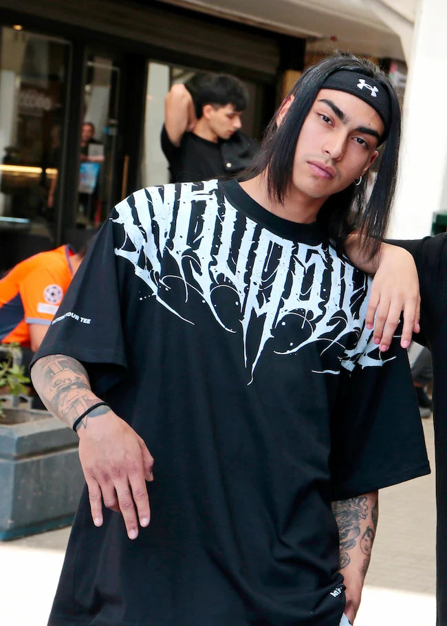 POLERA BLACK LETTER